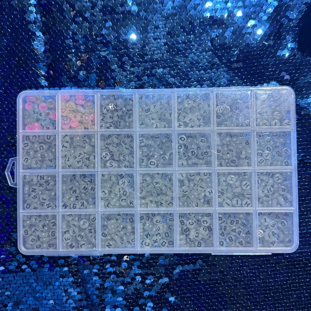 NWT 1400pcs Glow in Dark Letter Beads Alphabet & Heart Beads‎ DIY Jewelry